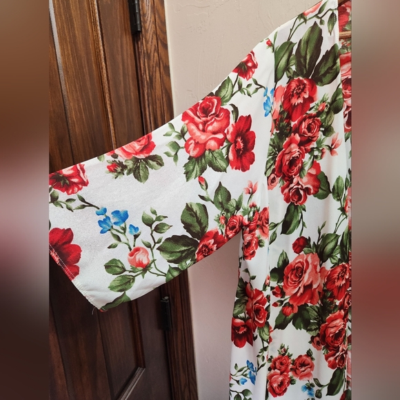 Womens White Floral Kimono - Picture 3 of 6